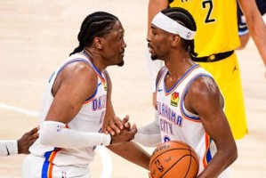 亚历山大：杰威可以扛起重任 当他表现出色时球队会大有不同