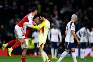 【英超】埃泽与“水货”梅开，阿森纳4比1双杀热刺