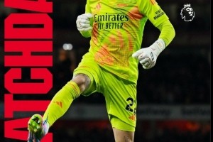 不容有失，阿森纳官方晒对阵埃弗顿海报，门将拉亚单人出镜