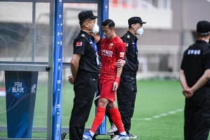 Xingkong Sports-【红牌始末】徐新接受判罚海港忙安抚 就怕搞起人斗